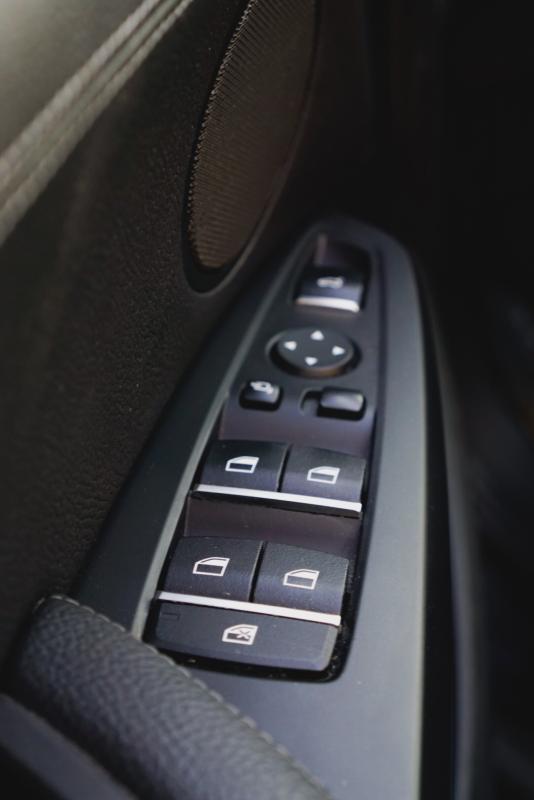 Car Thumb